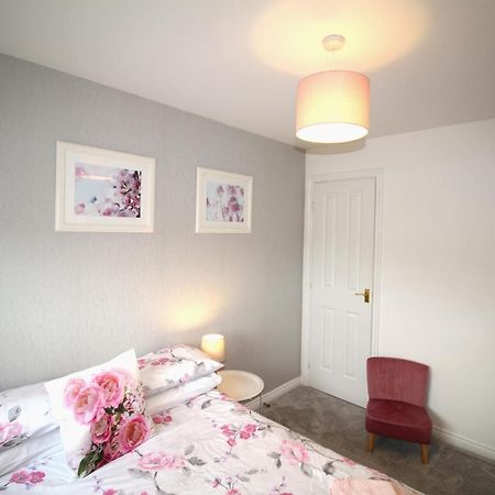 Ashington - 2 Bedroom House - Beautifully Decorated & Furnished - Large Garden Bagian luar foto