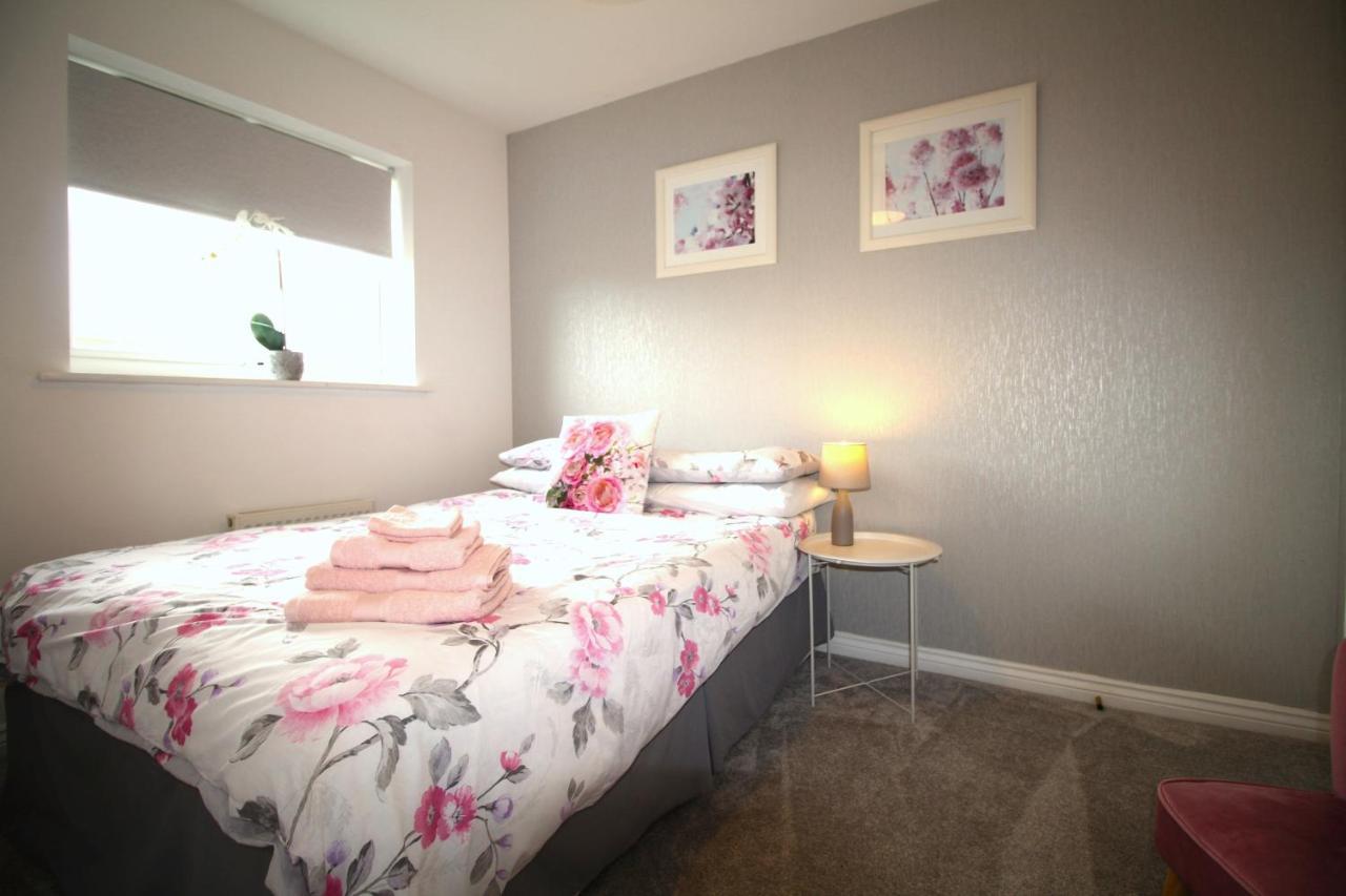 Ashington - 2 Bedroom House - Beautifully Decorated & Furnished - Large Garden Bagian luar foto