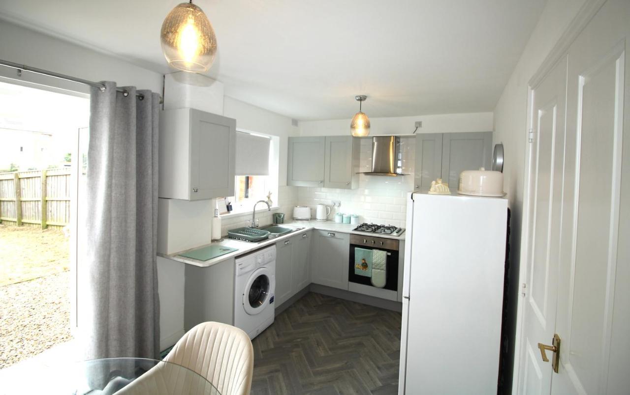 Ashington - 2 Bedroom House - Beautifully Decorated & Furnished - Large Garden Bagian luar foto