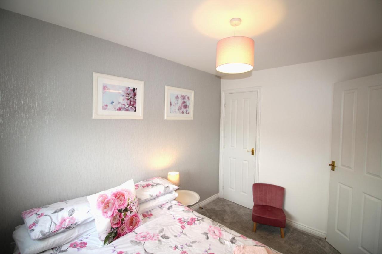 Ashington - 2 Bedroom House - Beautifully Decorated & Furnished - Large Garden Bagian luar foto